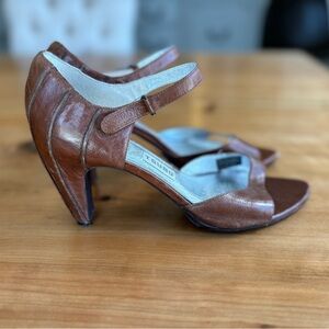 TSUBO “4 Brown Leather Heels